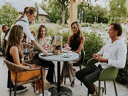 Charming Tiny House Getaway With Terrace