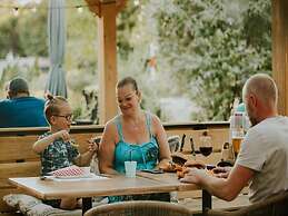 Charming Tiny House Getaway With Terrace