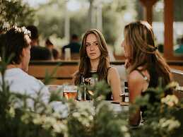 Charming Tiny House Getaway With Terrace