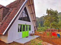 Ciwidey Jungle Camp & Villa
