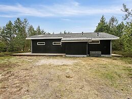 5 Star Holiday Home in Hals