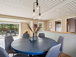 5 Star Holiday Home in Hals