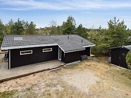 5 Star Holiday Home in Hals