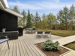 5 Star Holiday Home in Hals