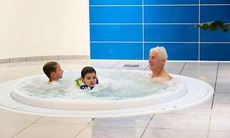 Apartment Near Lake Geneva With Jacuzzi