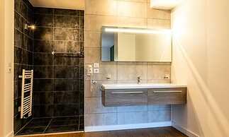 Apartment Near Lake Geneva With Jacuzzi