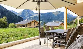 Apartment Near Lake Geneva With Jacuzzi