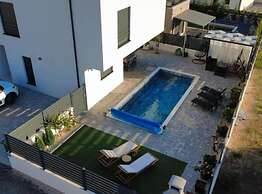 Elegant Villa Ilma With Pool