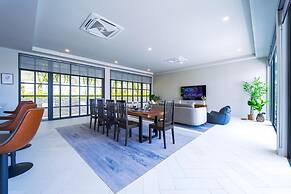 Luxury Large 3 Bedroom Pool Villa (KH-C5)