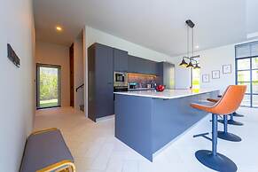 Luxury Large 3 Bedroom Pool Villa (KH-C5)