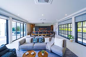 Luxury Large 3 Bedroom Pool Villa (KH-C5)