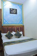 Hotel Paras Stay