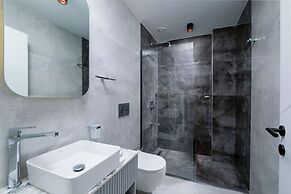 Q'in Homes
