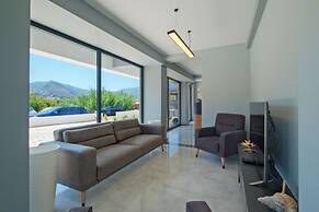 Q'in Homes