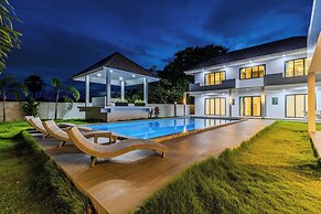 2 Villas 2 Kitchens  Huge Pool V258