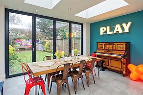 4 Bedroom House, Barnes
