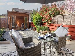 127 Bellhouse Way