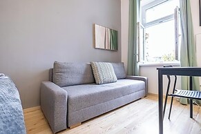 Spacious 1BR Apt Near Danube