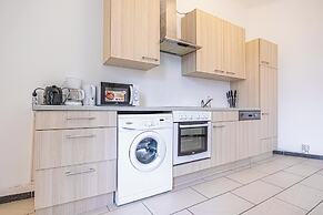 Spacious 1BR Apt Near Danube