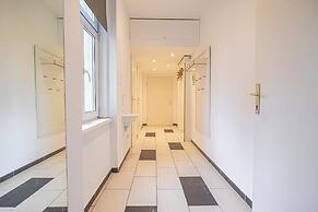 Spacious 1BR Apt Near Danube