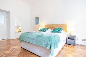 3BR Apt 15 Min from Landstraße Hub