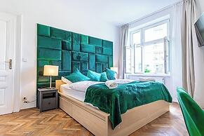 3BR Apt 15 Min from Landstraße Hub