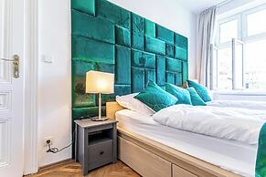 3BR Apt 15 Min from Landstraße Hub