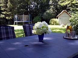 5 Star Holiday Home in Give