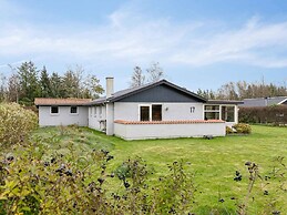 5 Star Holiday Home in Hals