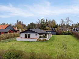 5 Star Holiday Home in Hals