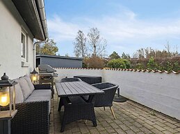 5 Star Holiday Home in Hals