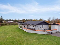 5 Star Holiday Home in Hals