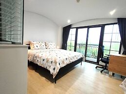 Venetian Signature Condominium