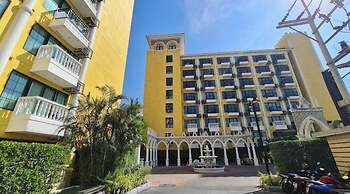 Venetian Signature Condominium