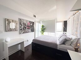 Lux Lakeview Suite CNTower Free Parking
