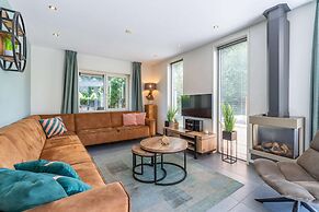 Luxury 8-person Holiday Villa