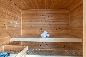 Luxury 8-person Holiday Villa