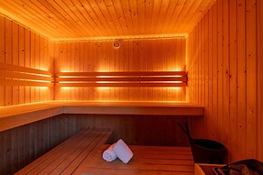 Spacious and Bright 10-person Holiday Villa