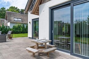 Spacious and Bright 10-person Holiday Villa