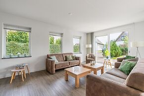 Spacious and Bright 10-person Holiday Villa