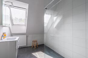 Spacious and Bright 10-person Holiday Villa