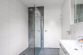 Spacious and Bright 10-person Holiday Villa