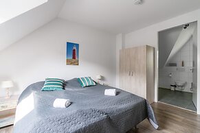 Spacious and Bright 10-person Holiday Villa