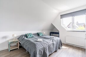 Spacious and Bright 10-person Holiday Villa