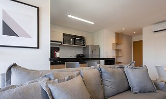 Apts in a Building With Pool and Gym - GRL