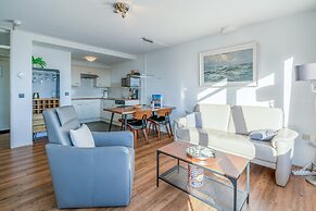 2 Person Island View Apartment