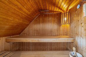 Charming Villa With Sauna and South-facing Garden