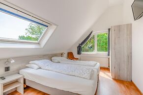 Charming Villa With Sauna and South-facing Garden