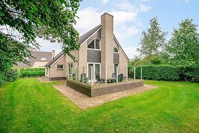 Charming Villa With Sauna and South-facing Garden