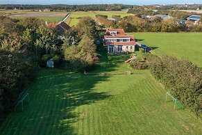 Tastefully Furnished Holiday Home